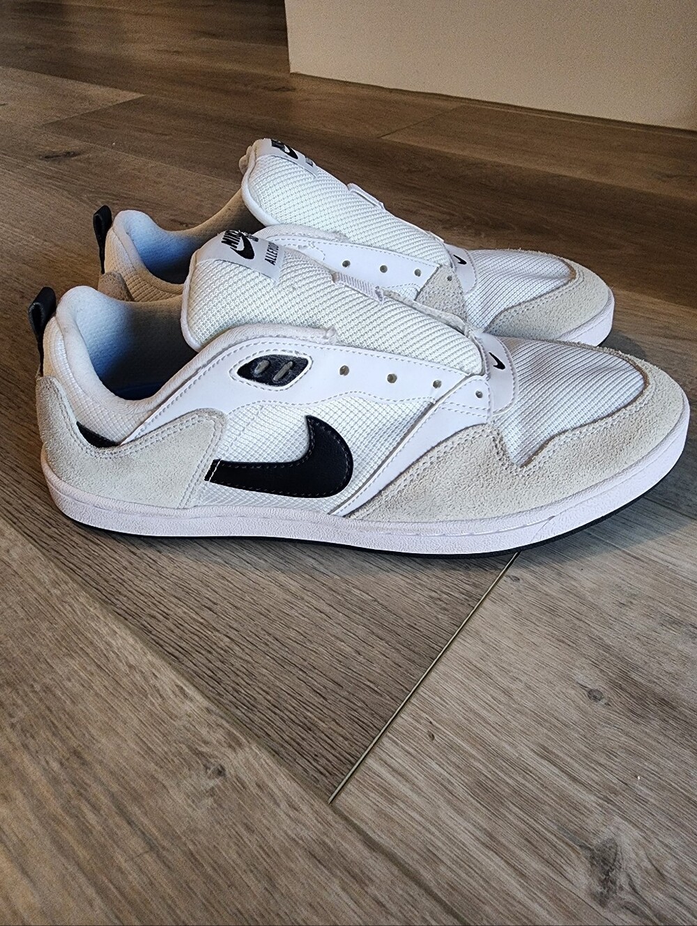 Nike SB Alleyoop White Black Suede Skate Shoes Men Size 8.5